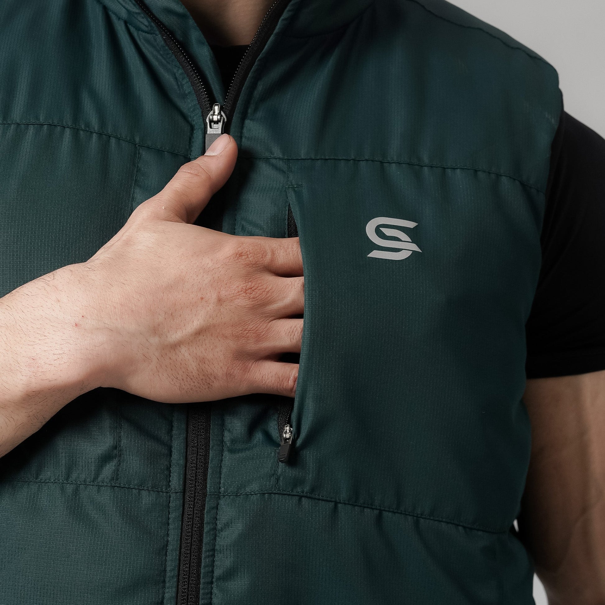 AeroLite Padded Vest Men - Sports Cartel