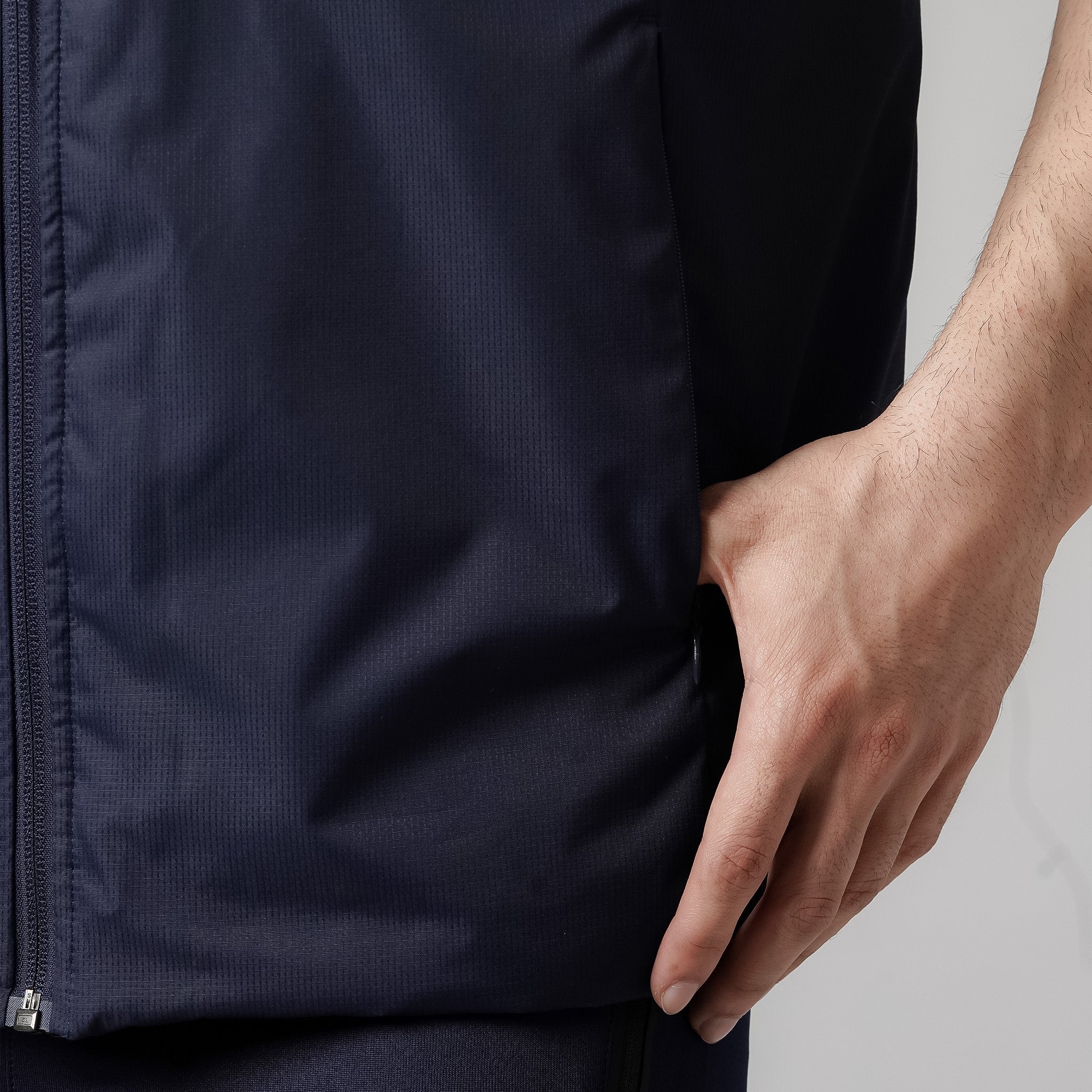 AeroLite Padded Vest Men - Sports Cartel